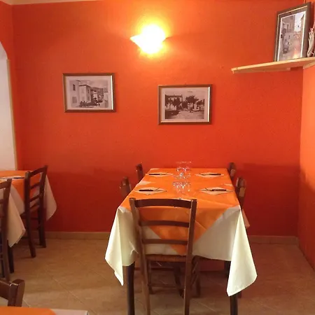 La Rosa Hotel 2*