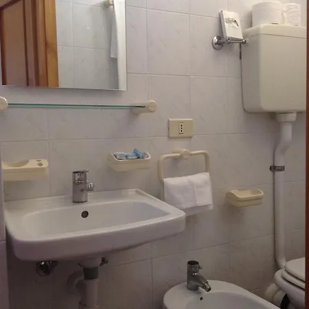 La Rosa Hotel 2*