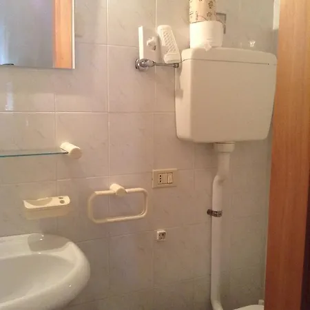 La Rosa Hotel 2*